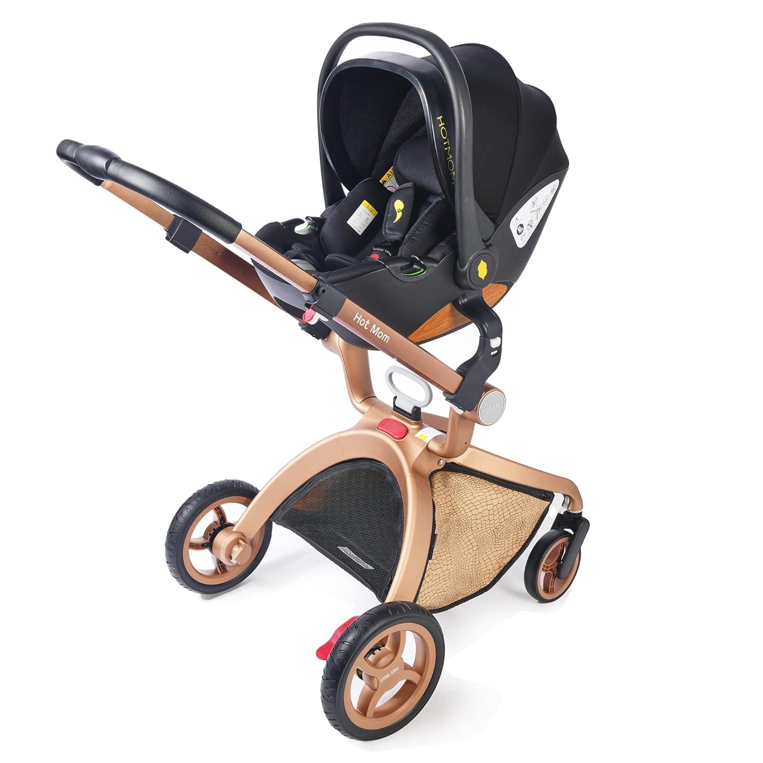 Mutter mit Hot Mom Kinderwagen im modernen Stadtdesign – komfortabler Spaziergang mit Baby.