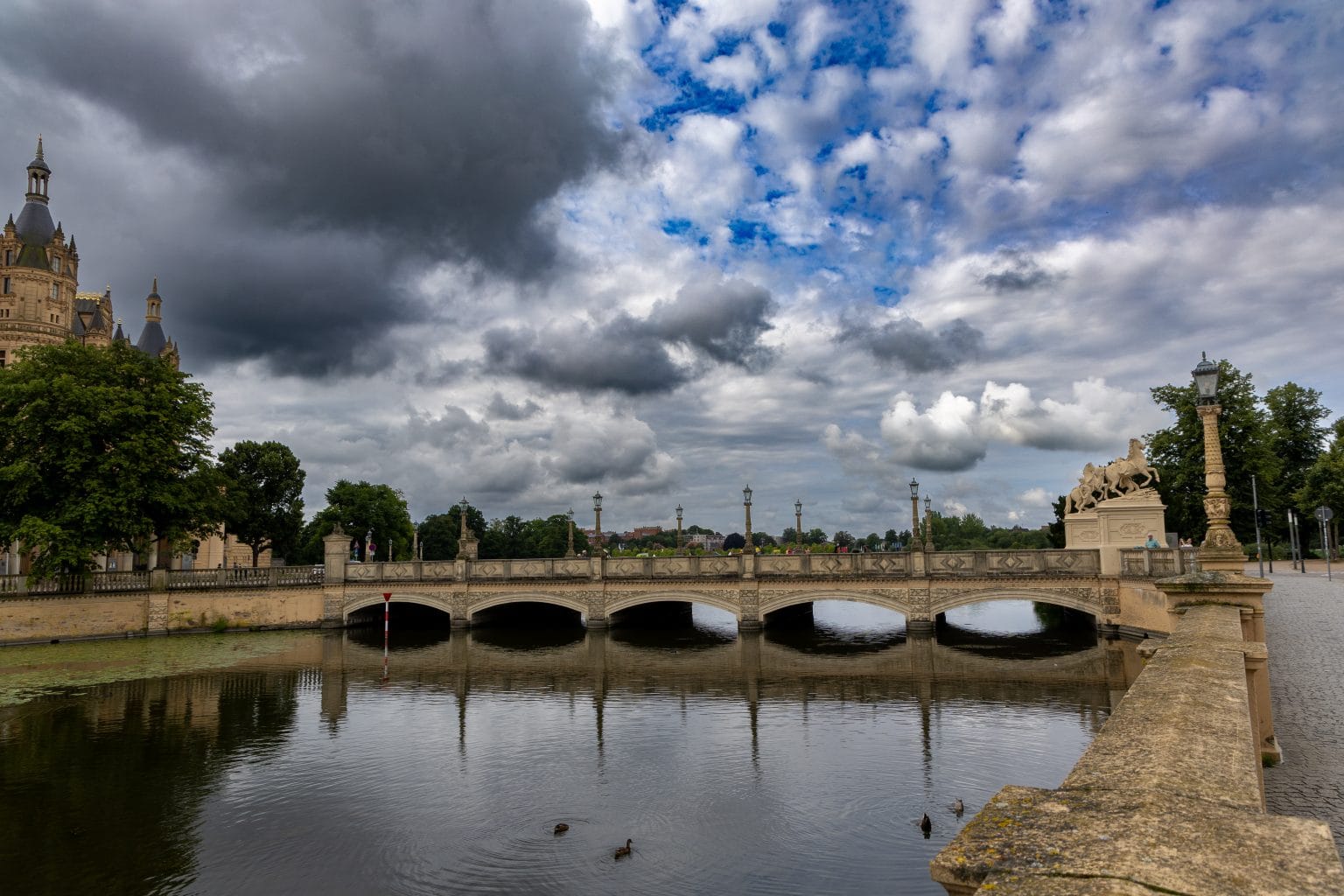 Schwerin Bridge Palace 2025 0104 1